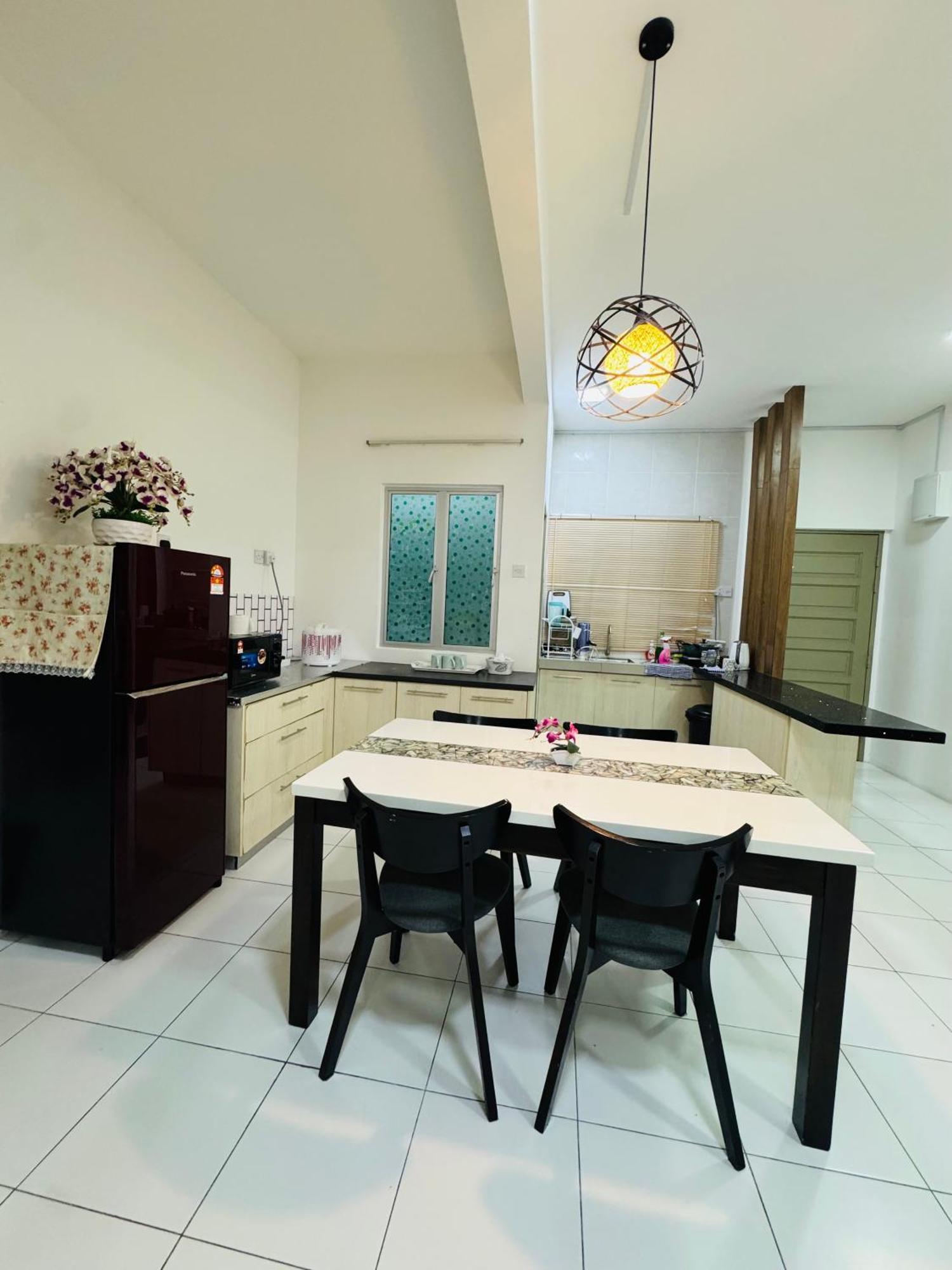 Ayaan Quintet Family Complementary Breakfast Apartment