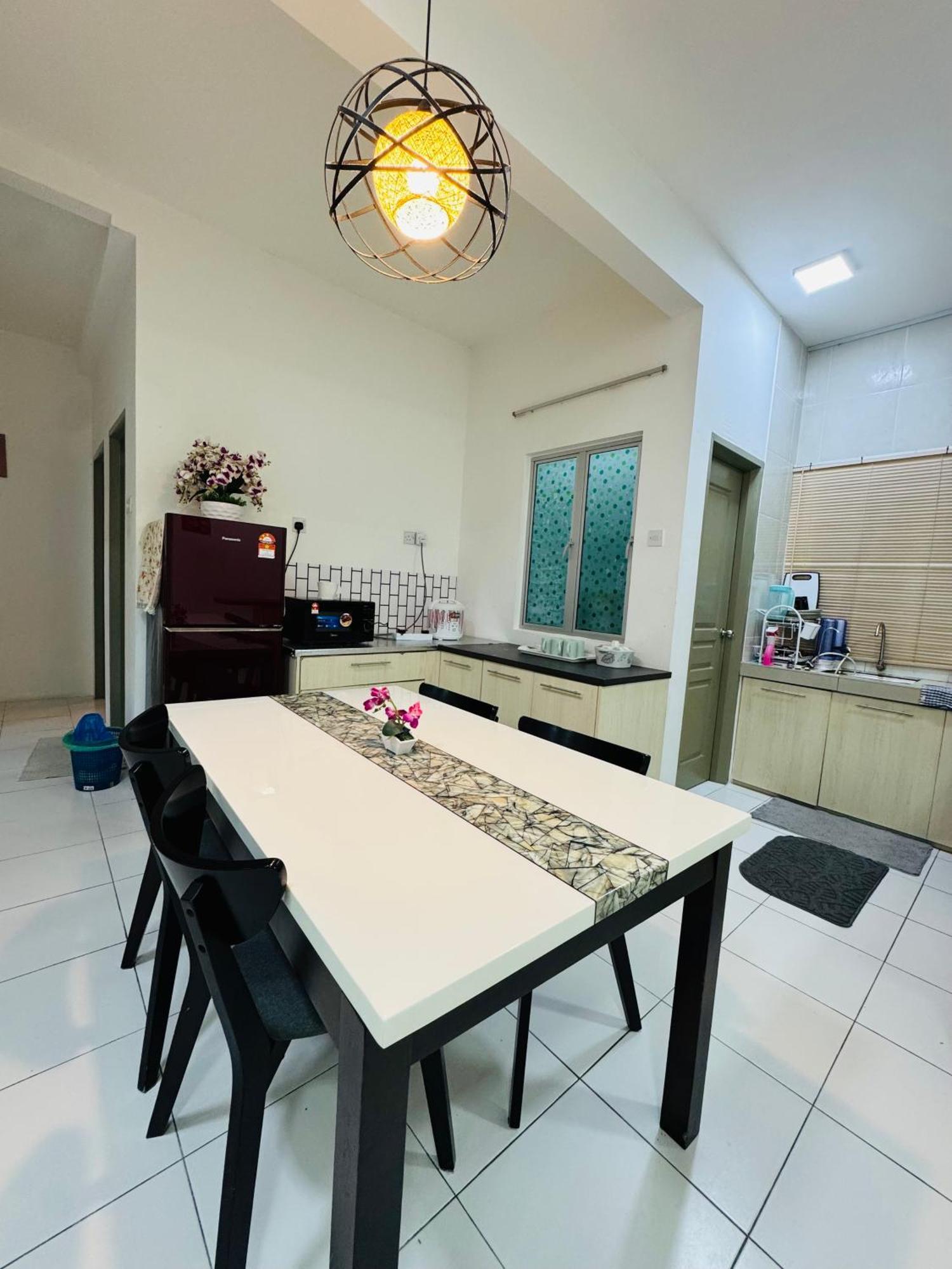 Ayaan Quintet Family Complementary Breakfast Apartment